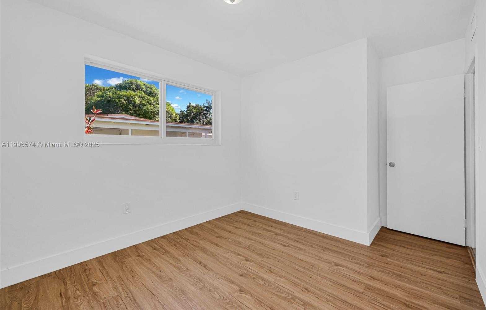 Small Image of 6828 NORTH WEST 13TH ST, Plantation Number 14