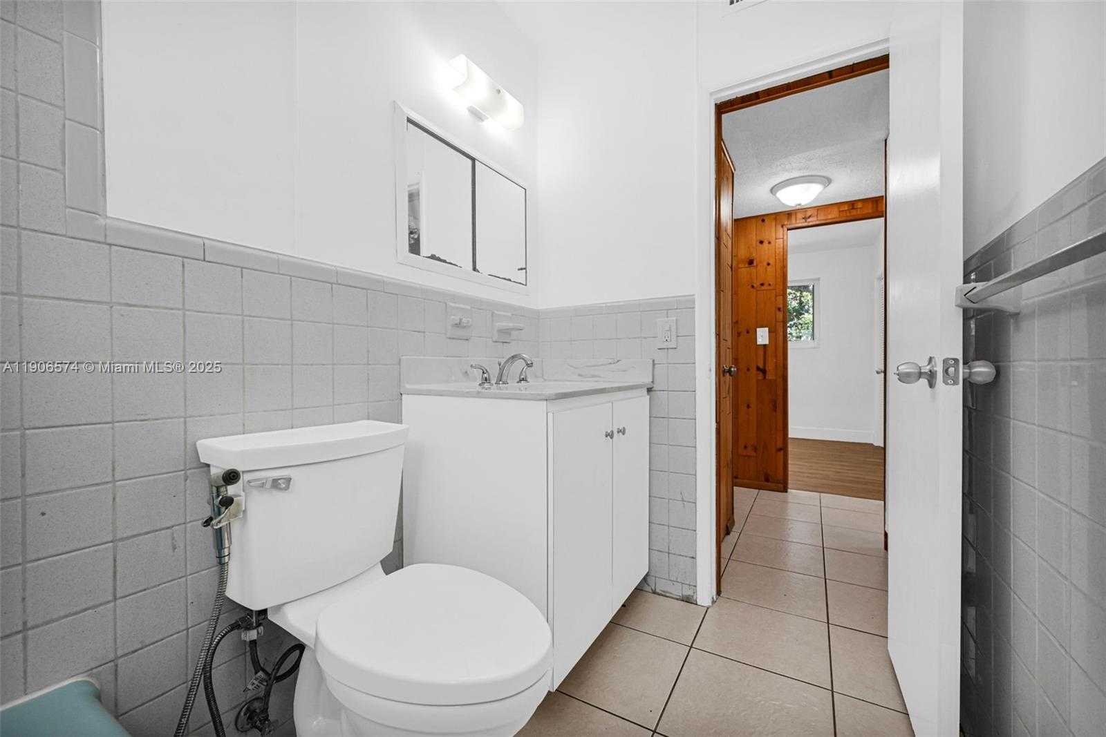 Small Image of 6828 NORTH WEST 13TH ST, Plantation Number 17