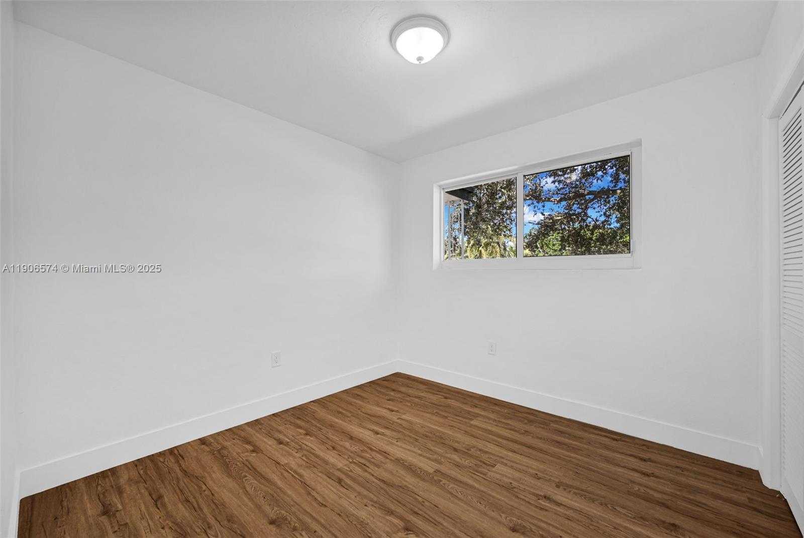 Small Image of 6828 NORTH WEST 13TH ST, Plantation Number 18