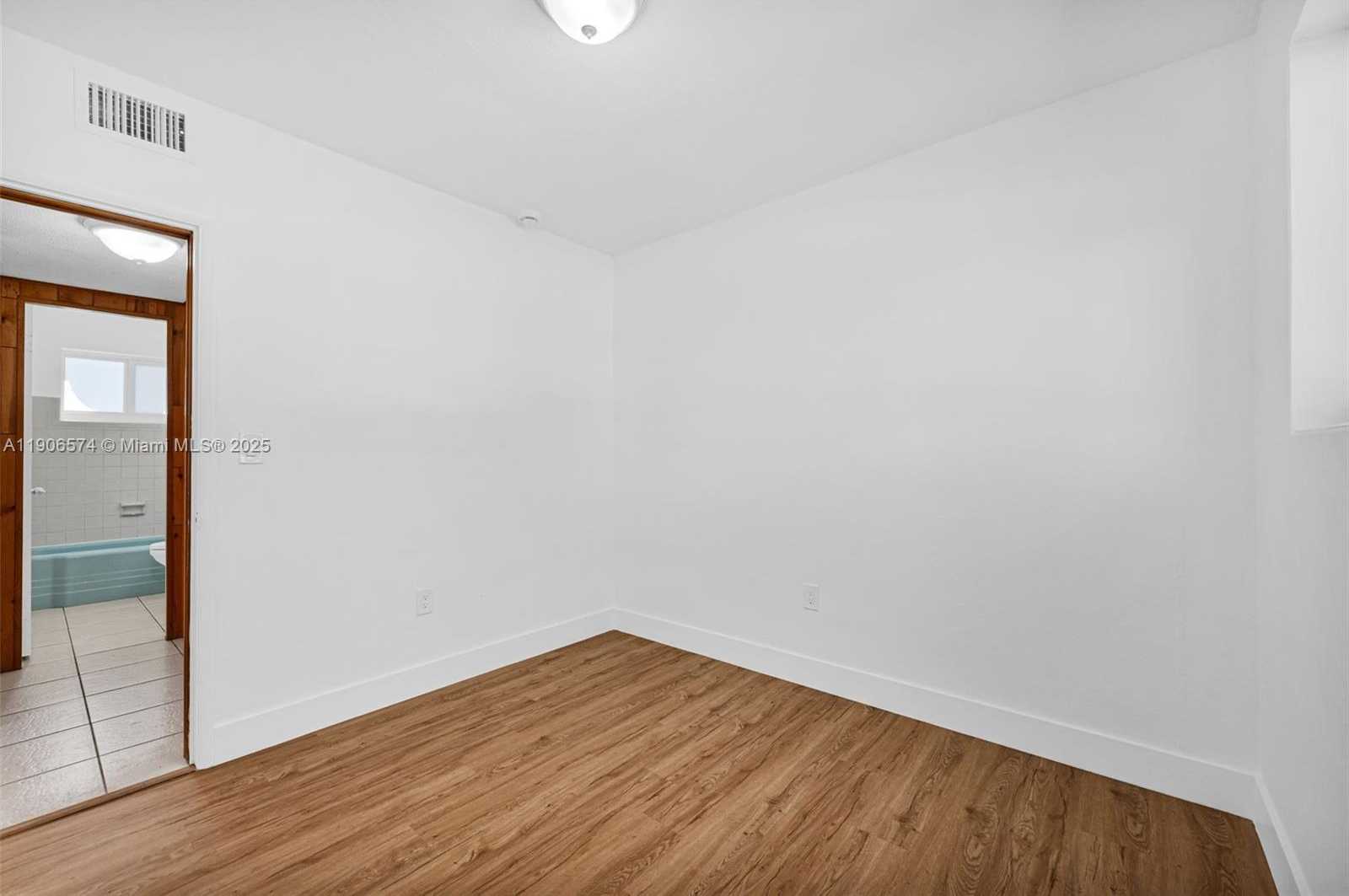 Small Image of 6828 NORTH WEST 13TH ST, Plantation Number 19