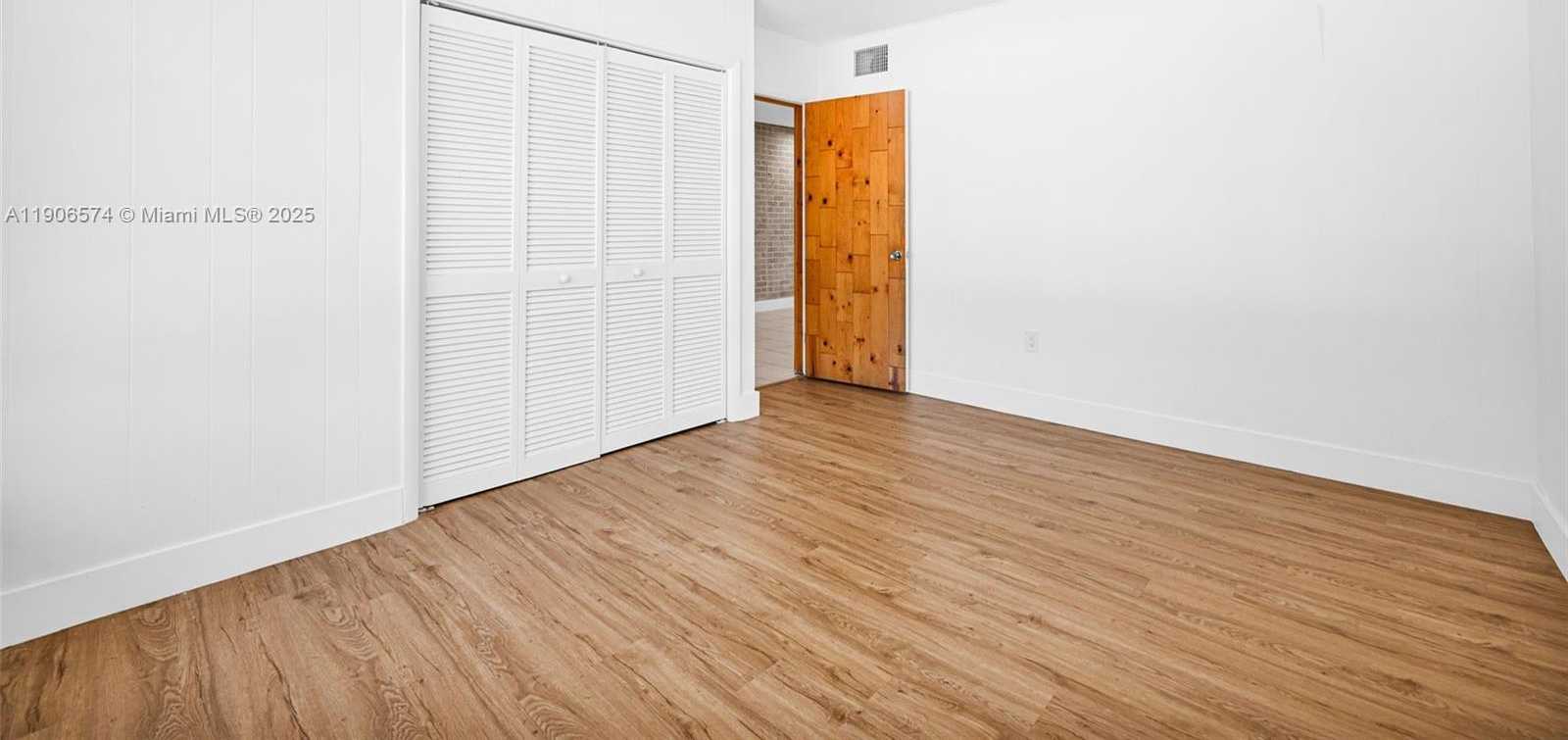 Small Image of 6828 NORTH WEST 13TH ST, Plantation Number 24