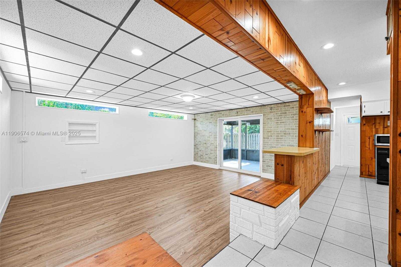 Small Image of 6828 NORTH WEST 13TH ST, Plantation Number 30