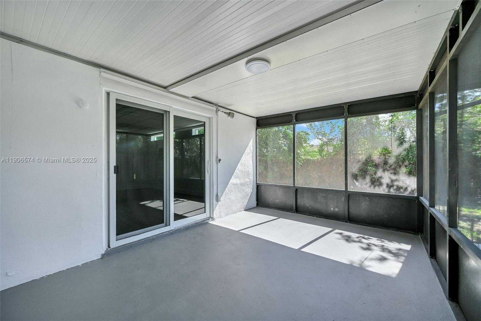 Small Image of 6828 NORTH WEST 13TH ST, Plantation Number 41