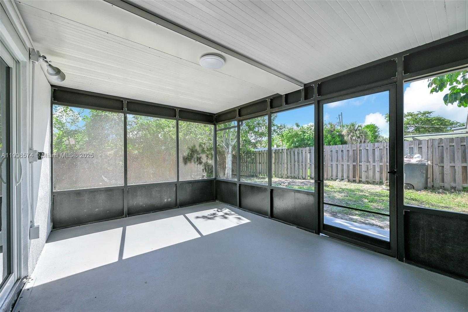 Small Image of 6828 NORTH WEST 13TH ST, Plantation Number 42