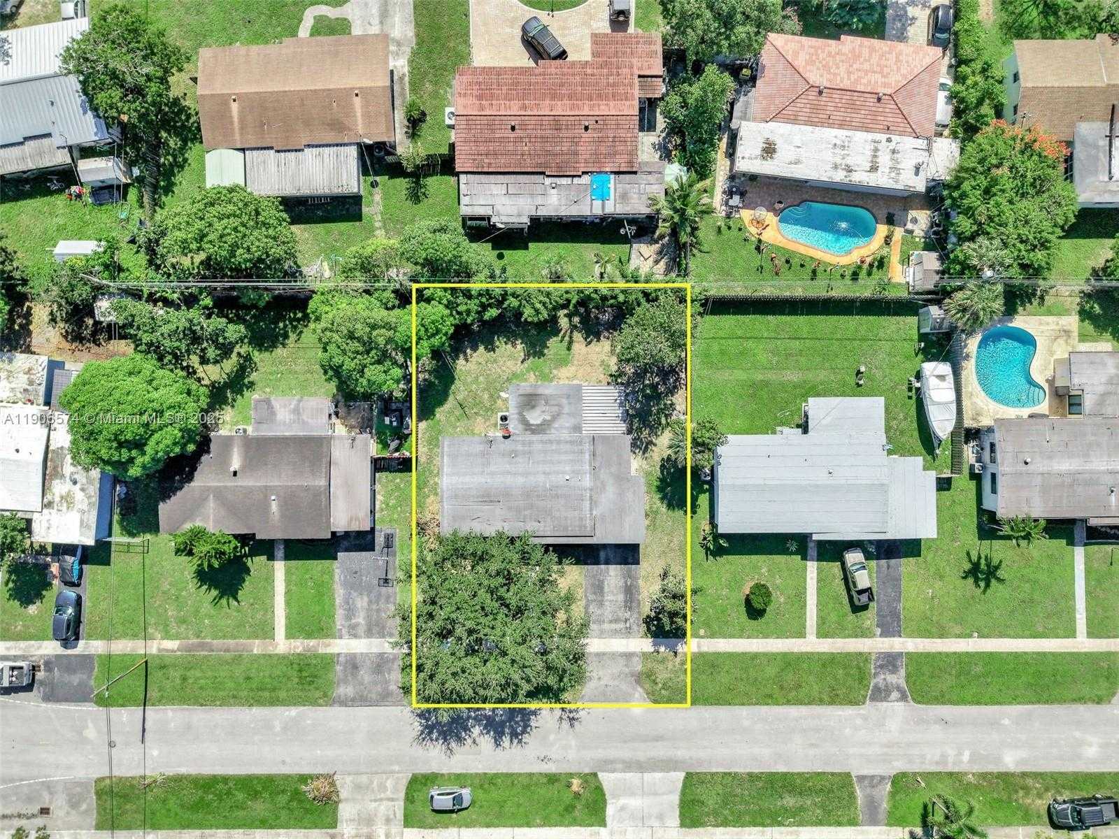 Small Image of 6828 NORTH WEST 13TH ST, Plantation Number 45