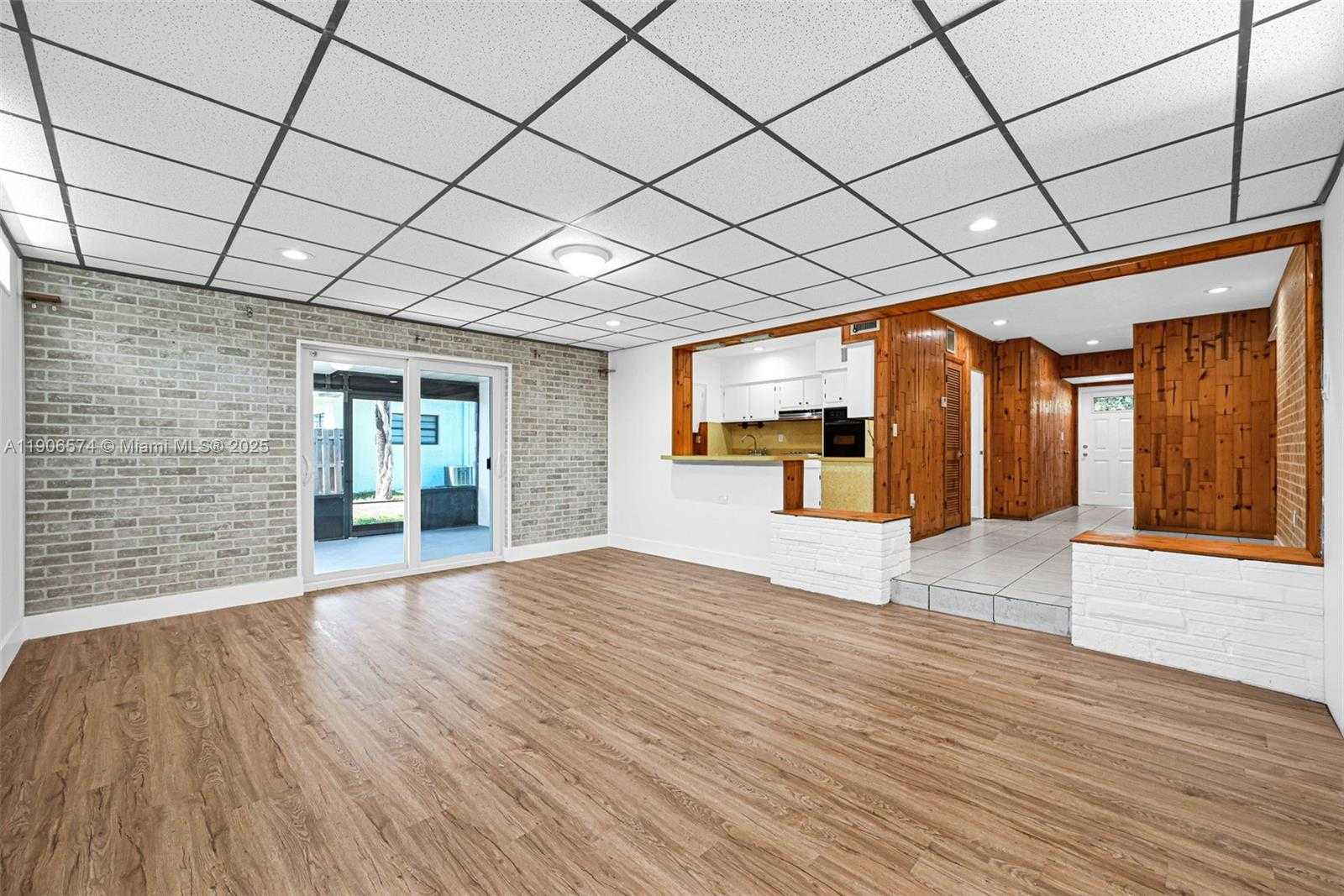 Small Image of 6828 NORTH WEST 13TH ST, Plantation Number 46