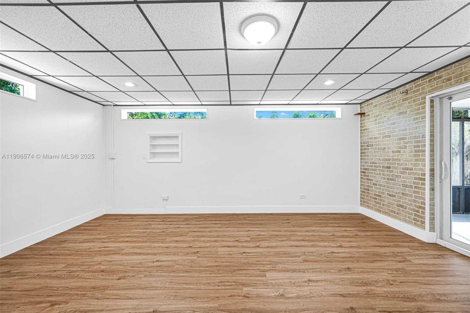 Small Image of 6828 NORTH WEST 13TH ST, Plantation Number 5