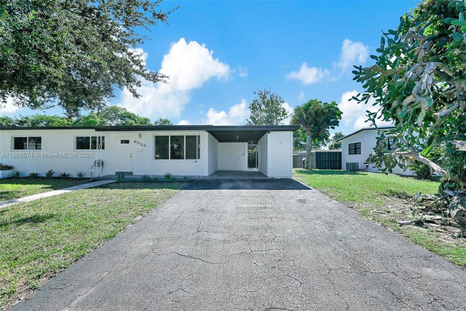 Small Image of 6828 NORTH WEST 13TH ST, Plantation Number 53