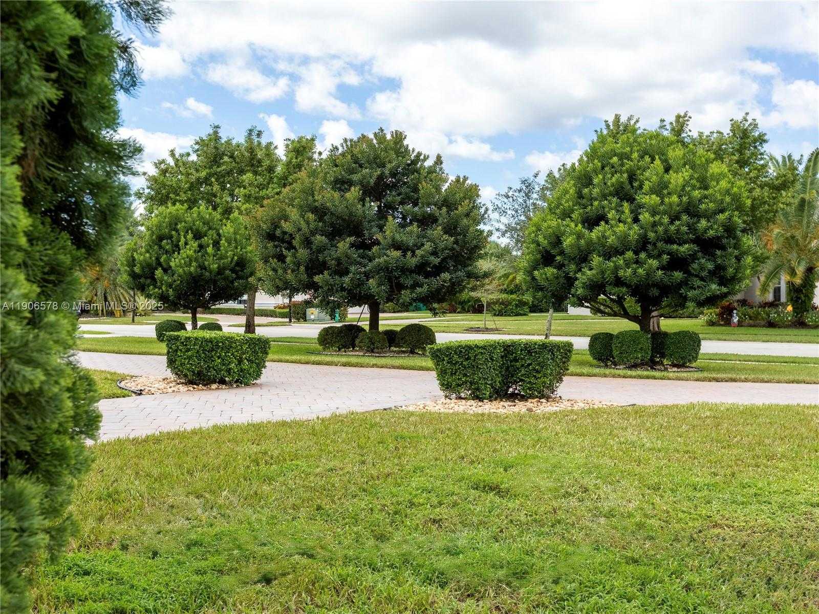 Small Image of 4950 EAST STERLING RANCH CIR, Davie Number 10