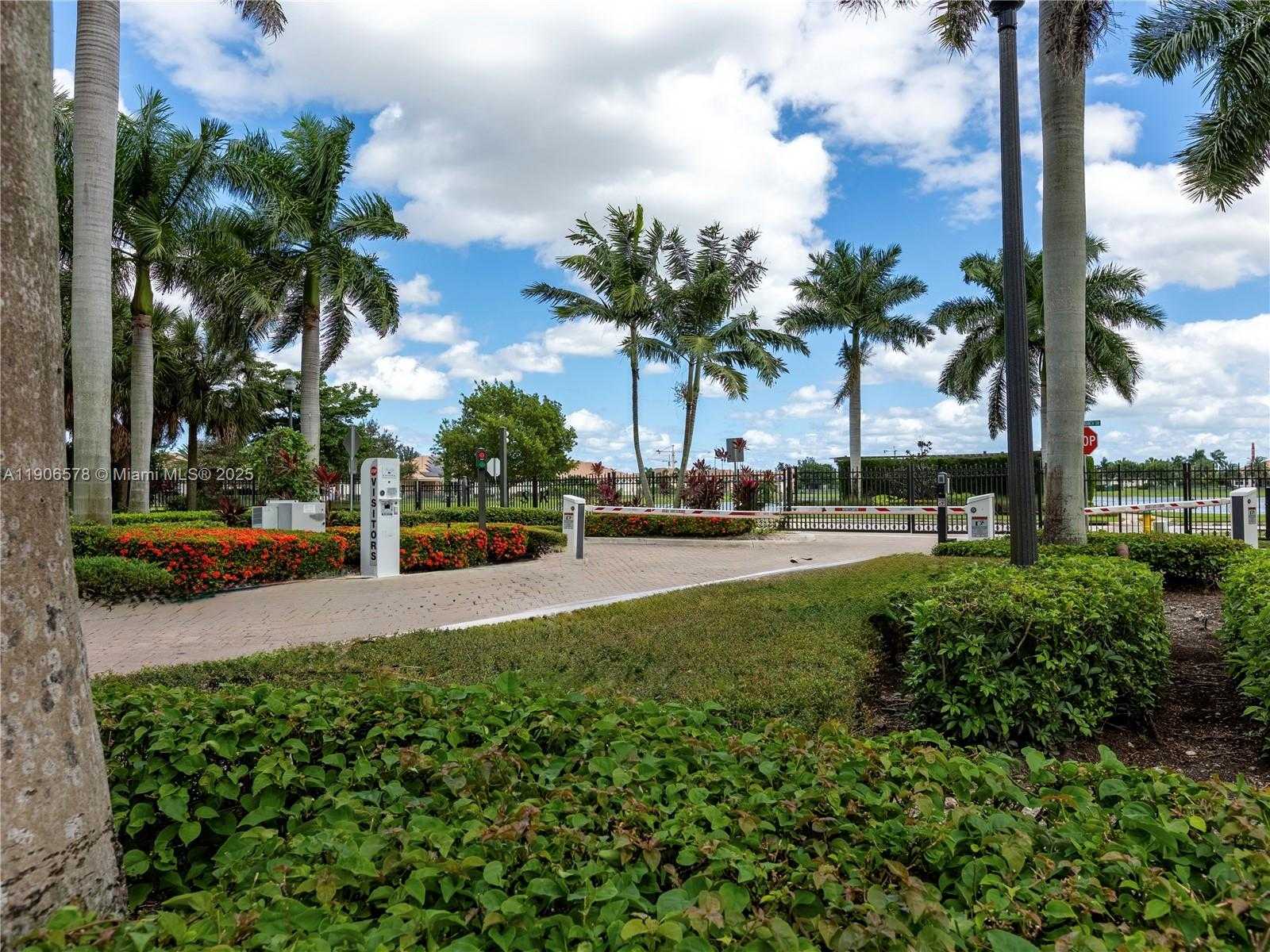 Small Image of 4950 EAST STERLING RANCH CIR, Davie Number 14