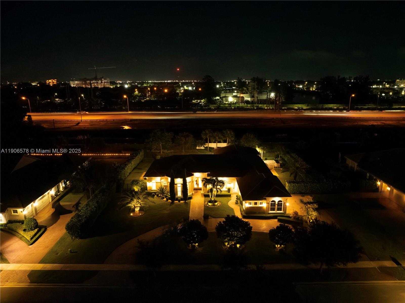 Small Image of 4950 EAST STERLING RANCH CIR, Davie Number 16