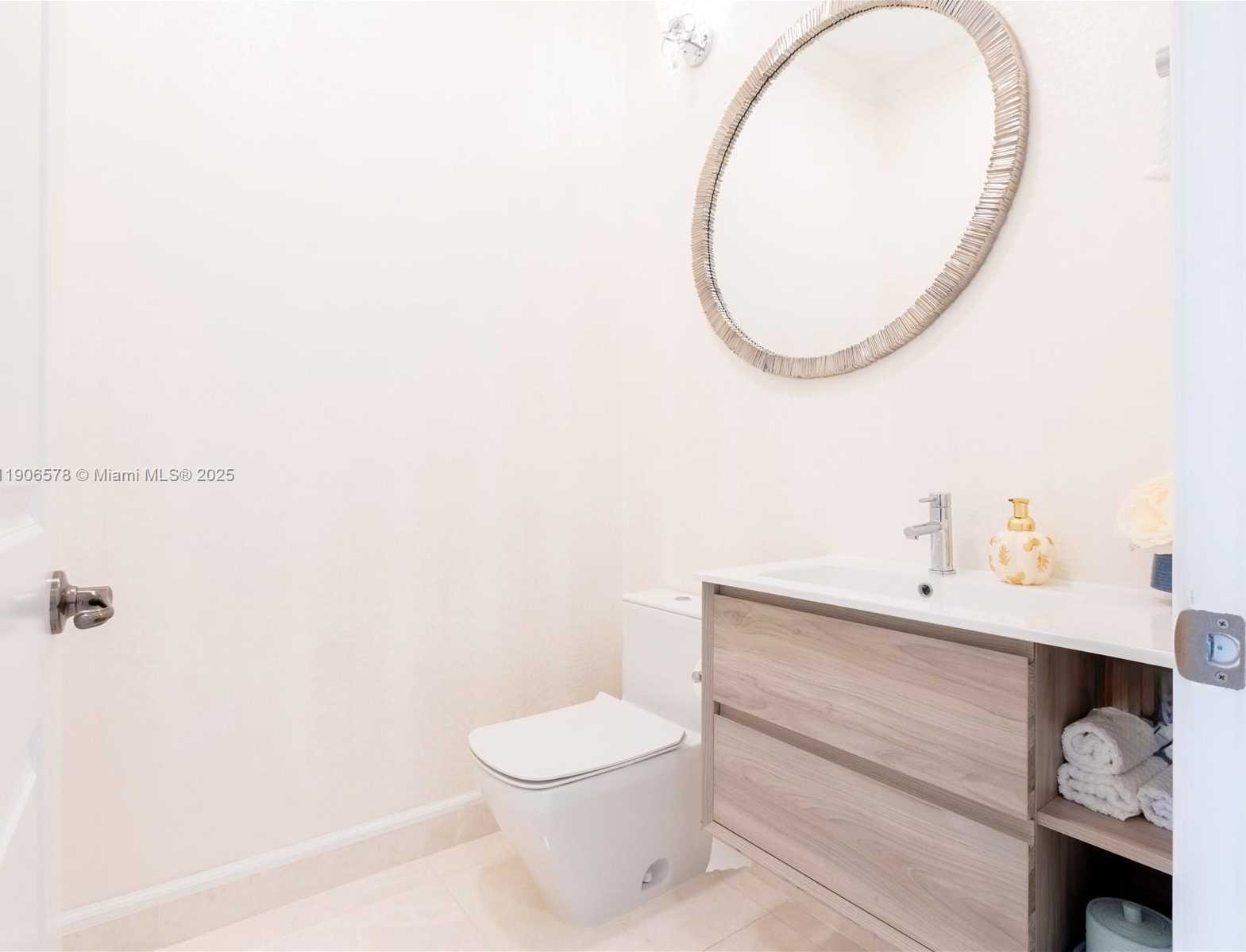 Small Image of 4950 EAST STERLING RANCH CIR, Davie Number 41