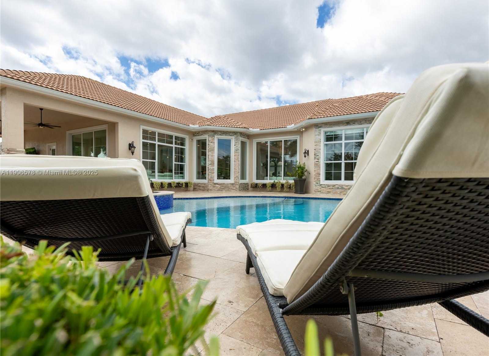 Small Image of 4950 EAST STERLING RANCH CIR, Davie Number 48