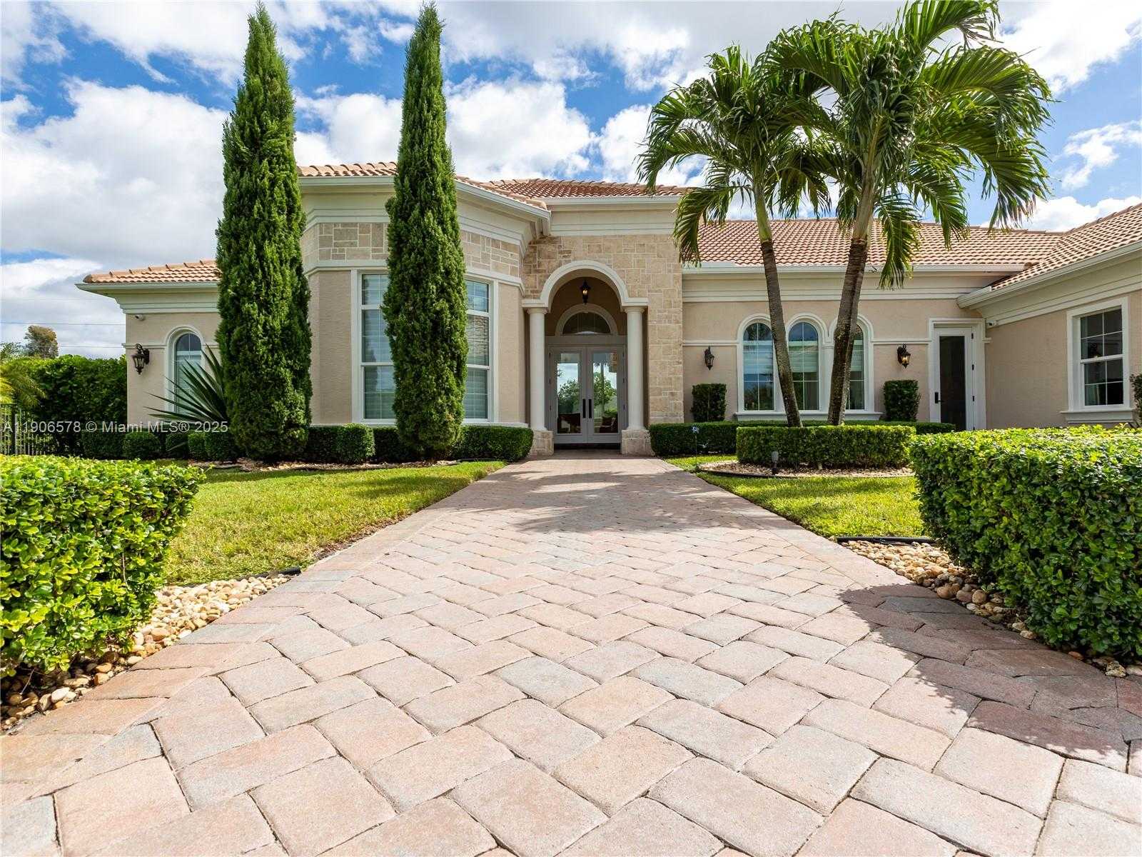 Small Image of 4950 EAST STERLING RANCH CIR, Davie Number 5