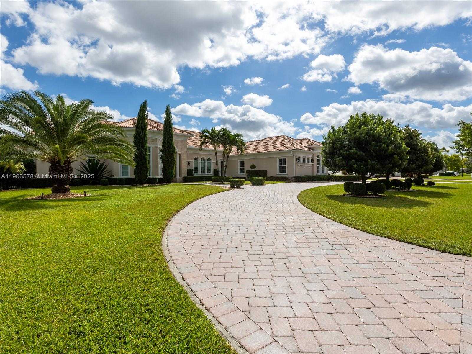 Small Image of 4950 EAST STERLING RANCH CIR, Davie Number 6