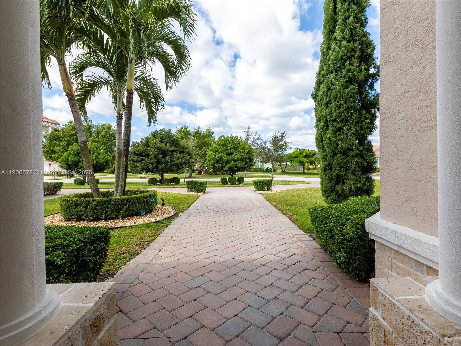 Small Image of 4950 EAST STERLING RANCH CIR, Davie Number 8