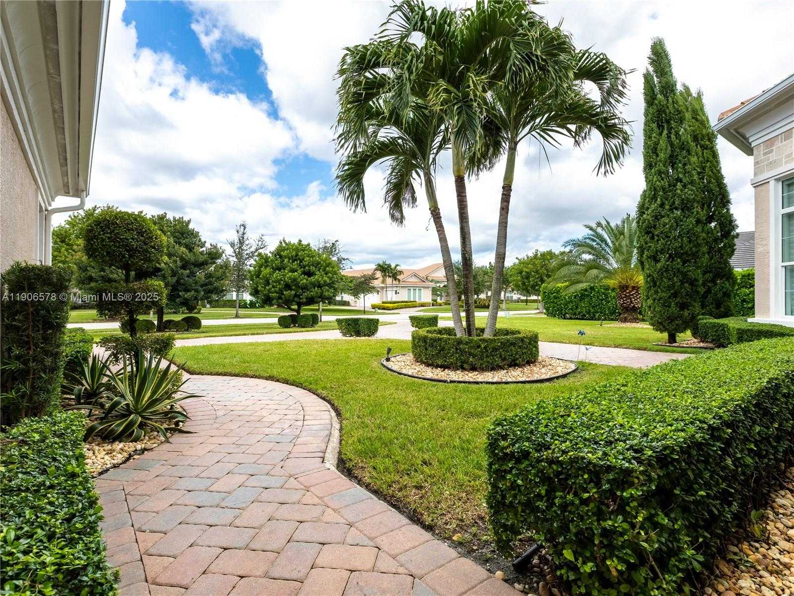 Small Image of 4950 EAST STERLING RANCH CIR, Davie Number 9