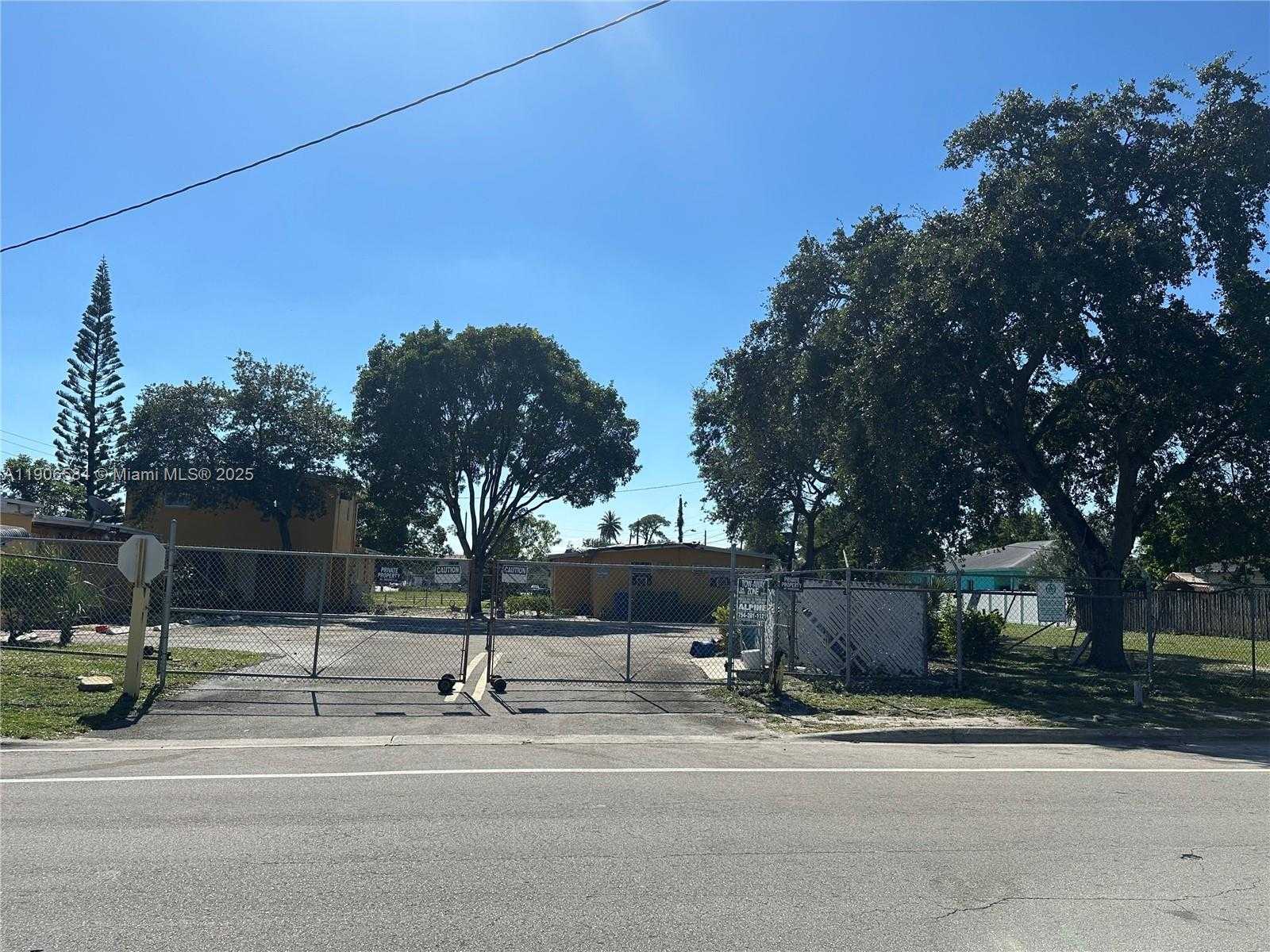 Small Image of 733 NORTH WEST 27TH AVE, Fort Lauderdale Number 10