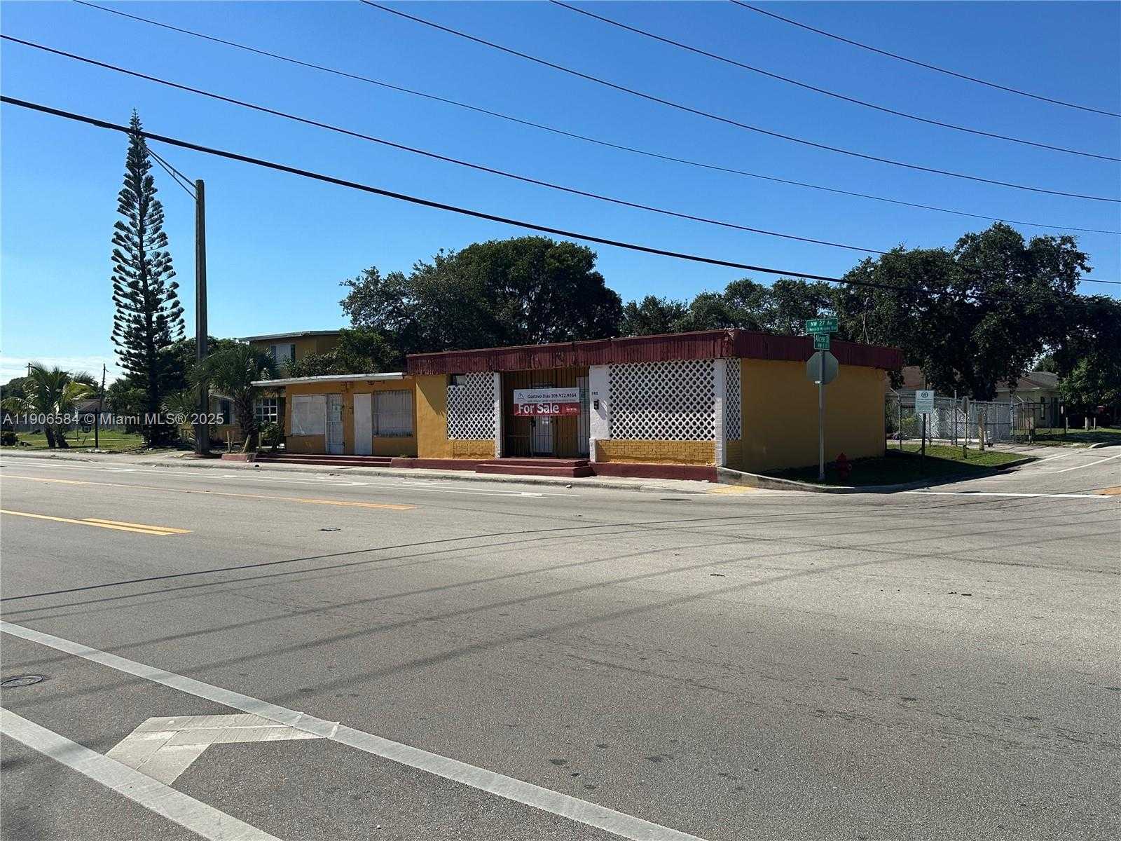 Small Image of 733 NORTH WEST 27TH AVE, Fort Lauderdale Number 11