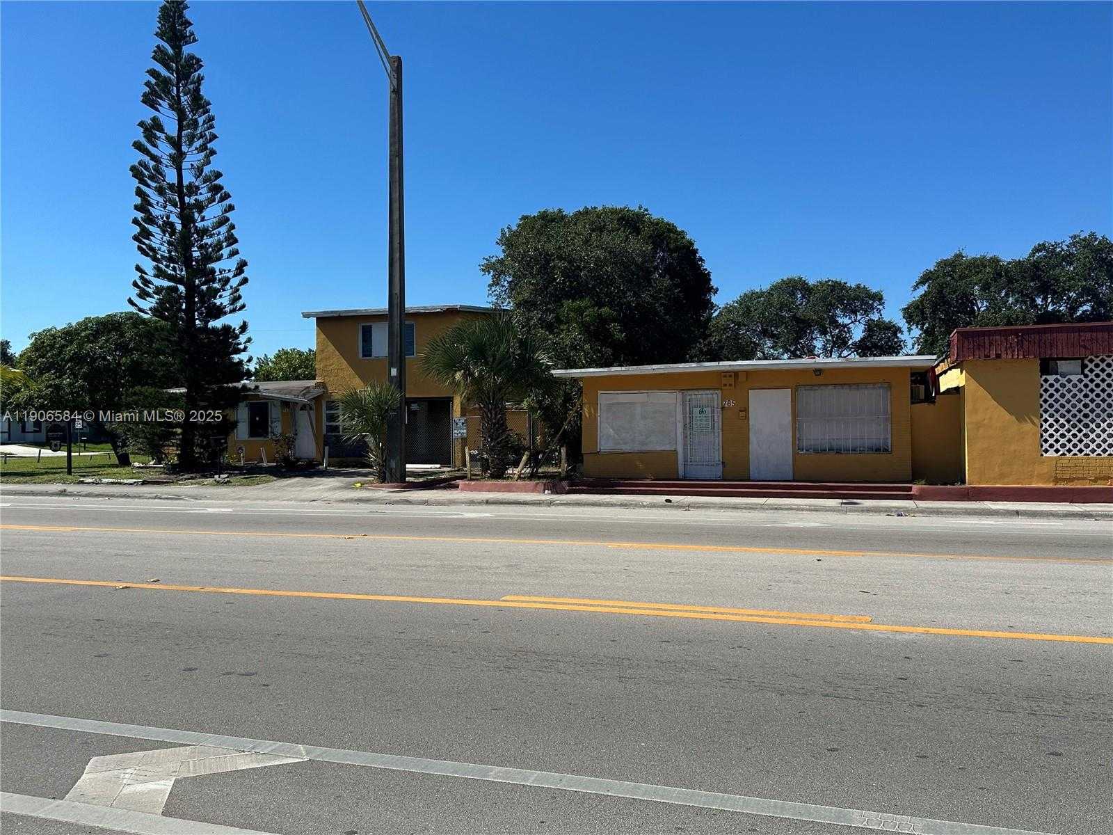 Small Image of 733 NORTH WEST 27TH AVE, Fort Lauderdale Number 13