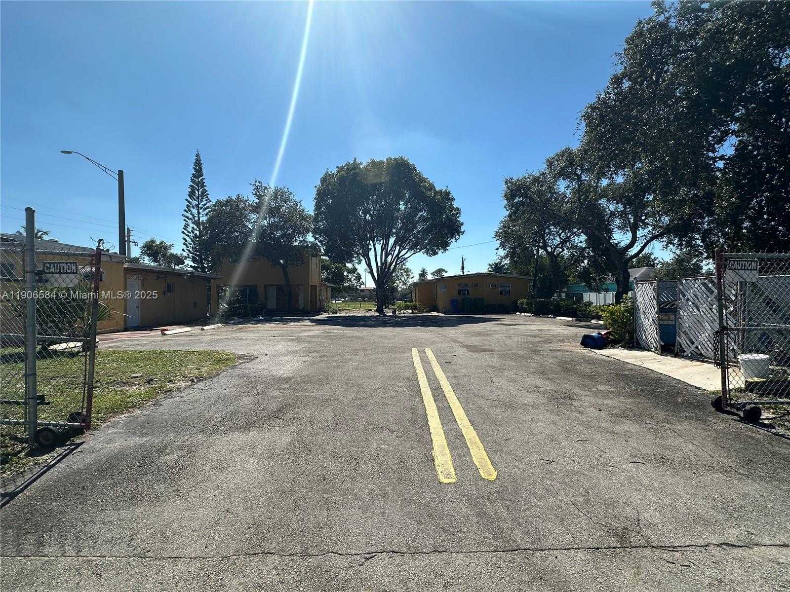 Small Image of 733 NORTH WEST 27TH AVE, Fort Lauderdale Number 20