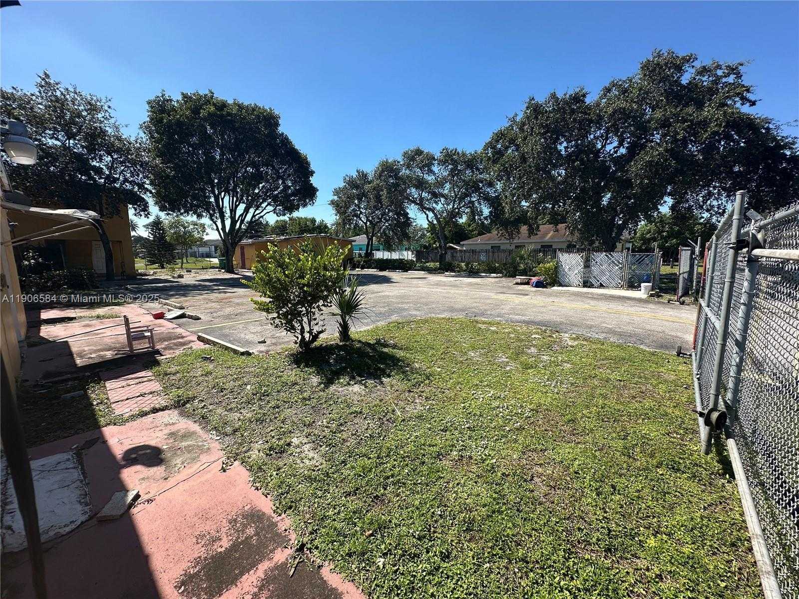 Small Image of 733 NORTH WEST 27TH AVE, Fort Lauderdale Number 21