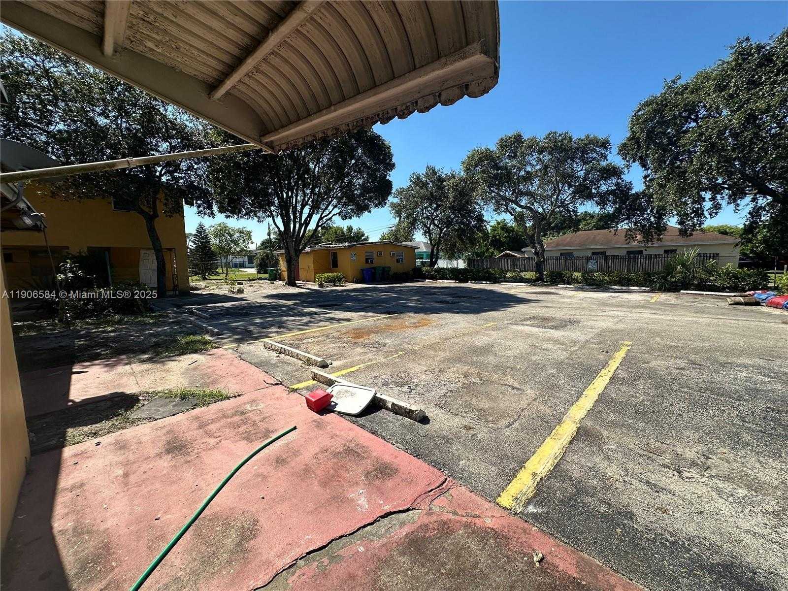 Small Image of 733 NORTH WEST 27TH AVE, Fort Lauderdale Number 22