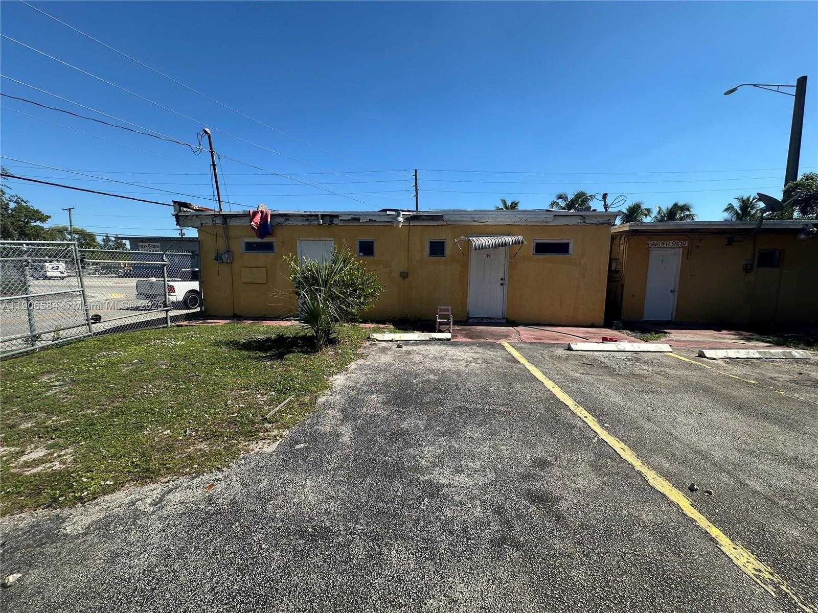 Small Image of 733 NORTH WEST 27TH AVE, Fort Lauderdale Number 23