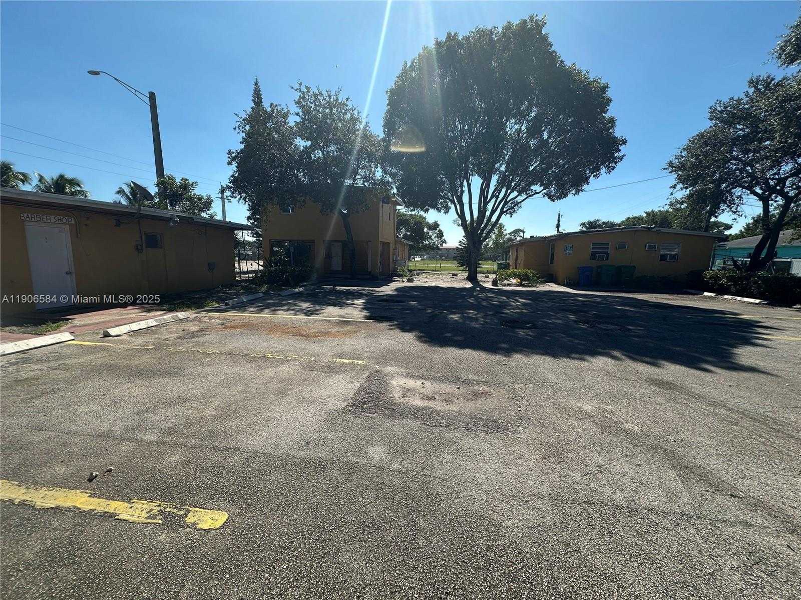 Small Image of 733 NORTH WEST 27TH AVE, Fort Lauderdale Number 25