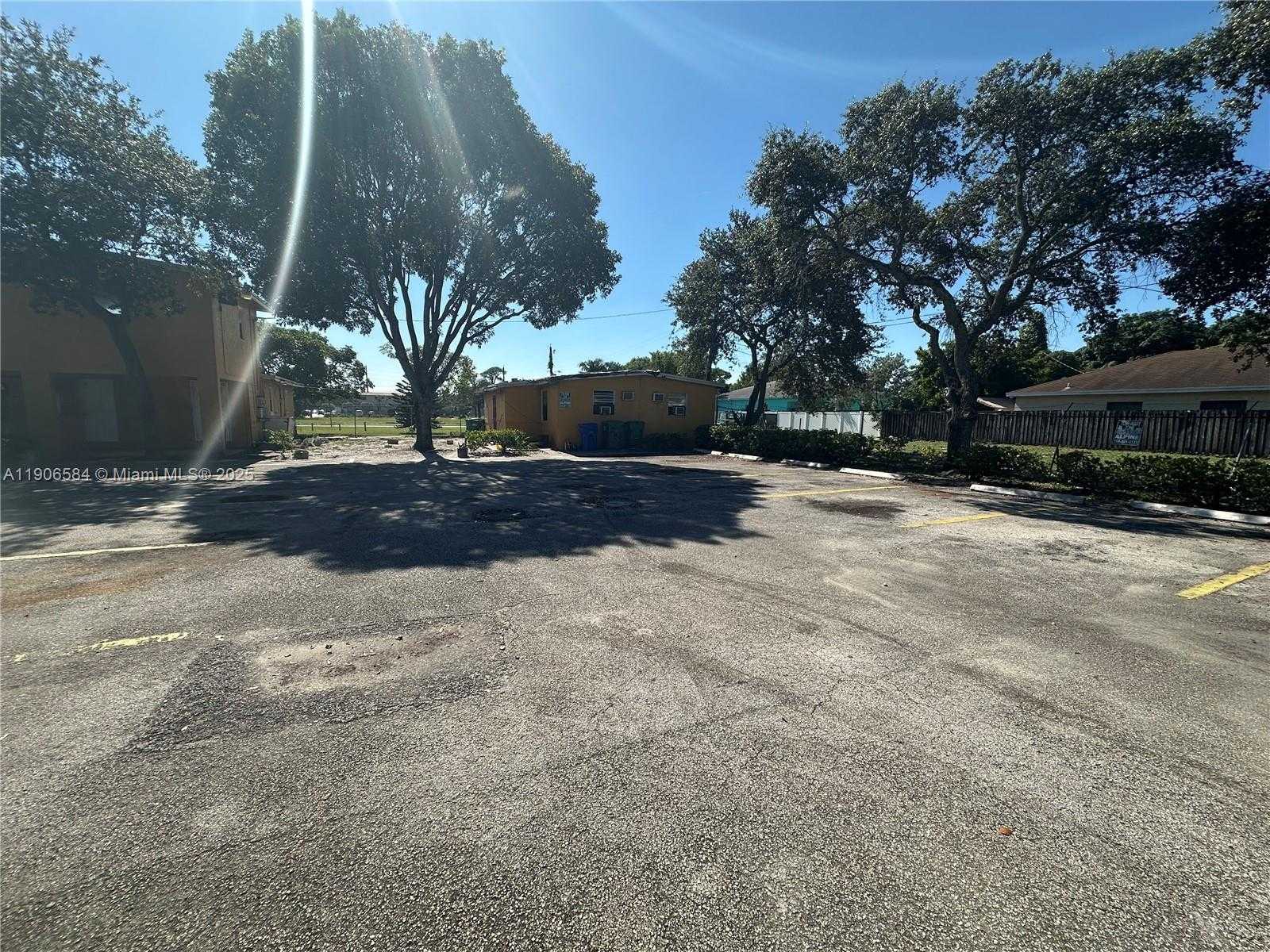 Small Image of 733 NORTH WEST 27TH AVE, Fort Lauderdale Number 26