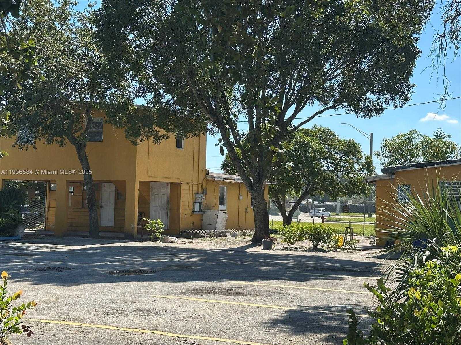 Small Image of 733 NORTH WEST 27TH AVE, Fort Lauderdale Number 28