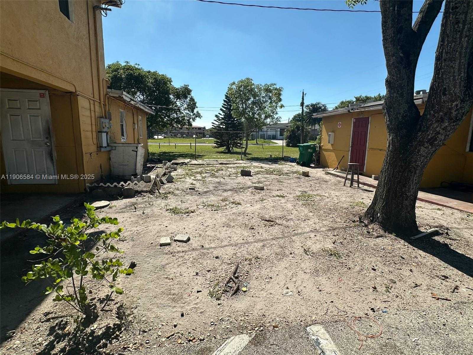 Small Image of 733 NORTH WEST 27TH AVE, Fort Lauderdale Number 31