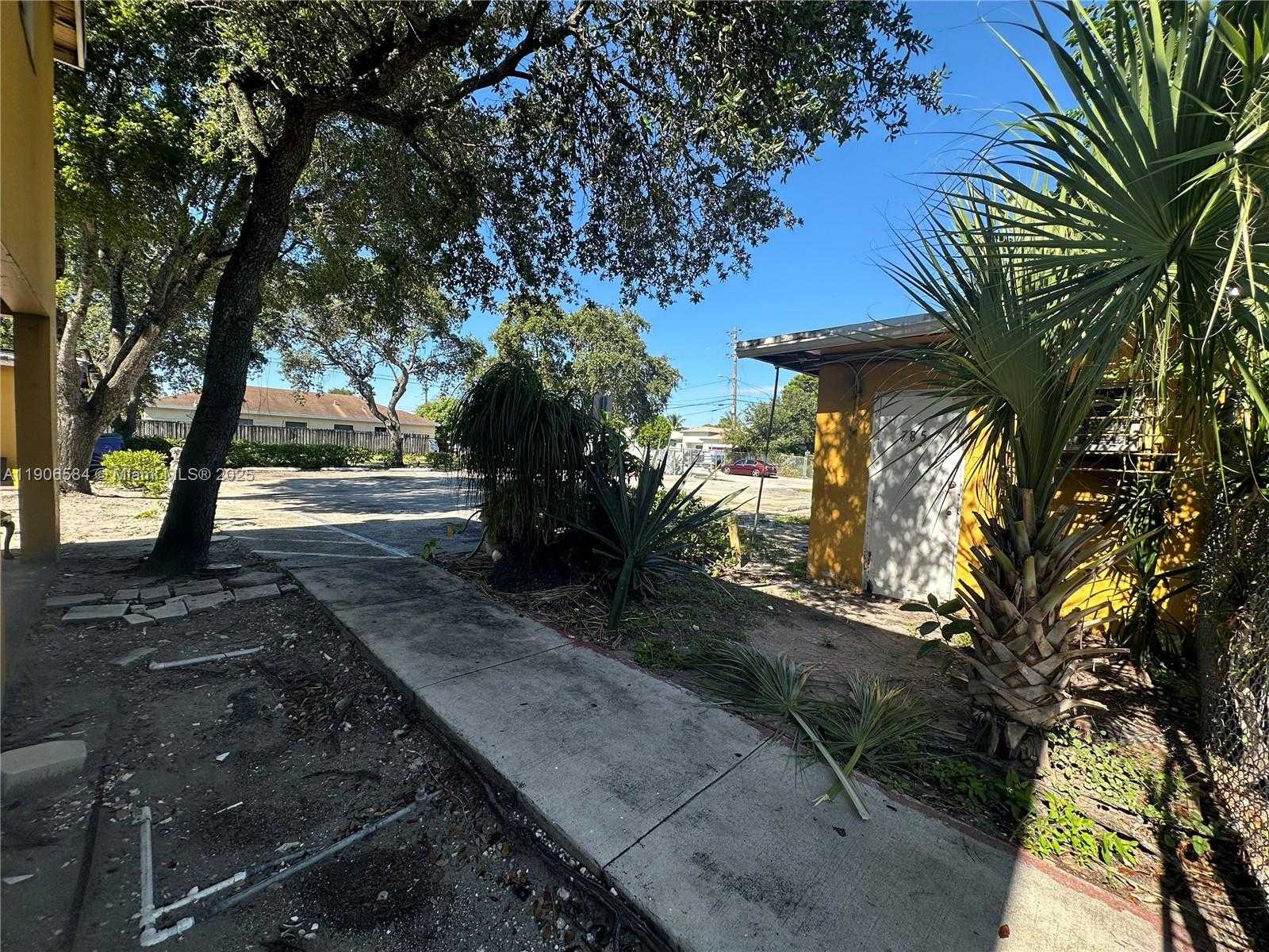 Small Image of 733 NORTH WEST 27TH AVE, Fort Lauderdale Number 35