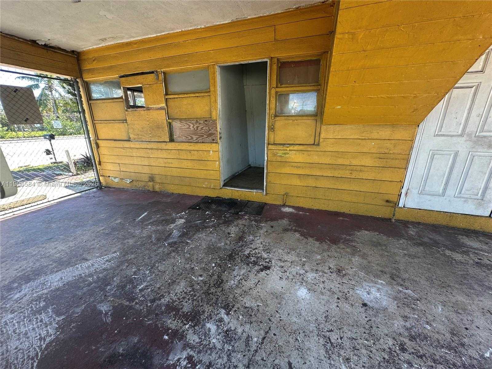 Small Image of 733 NORTH WEST 27TH AVE, Fort Lauderdale Number 37