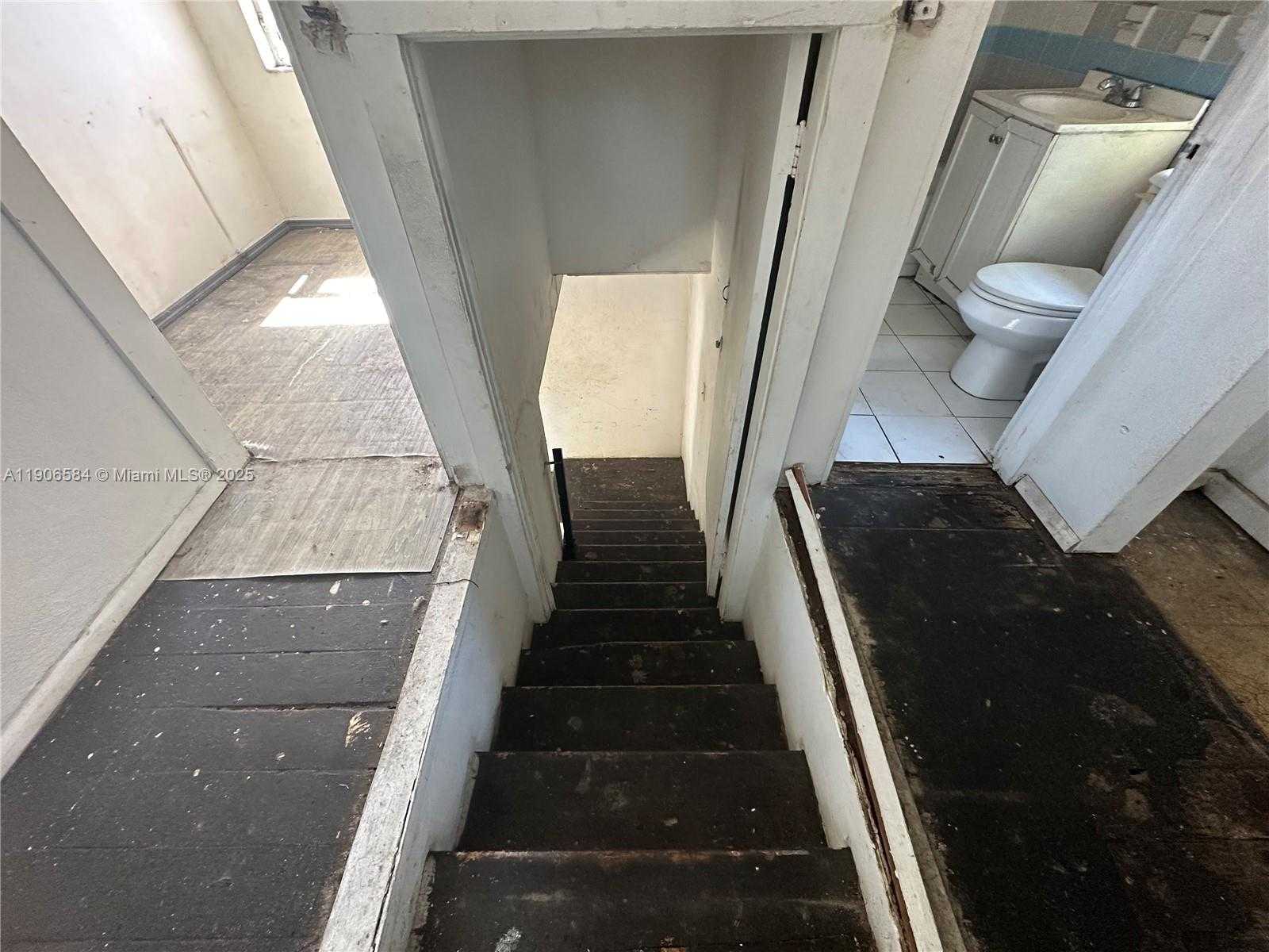 Small Image of 733 NORTH WEST 27TH AVE, Fort Lauderdale Number 41