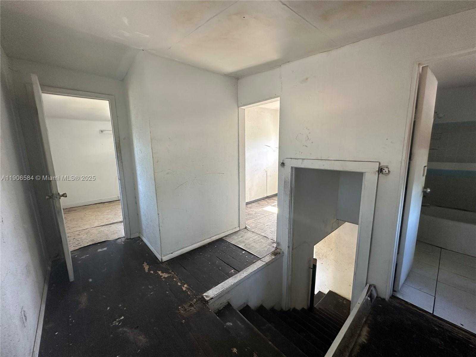 Small Image of 733 NORTH WEST 27TH AVE, Fort Lauderdale Number 42