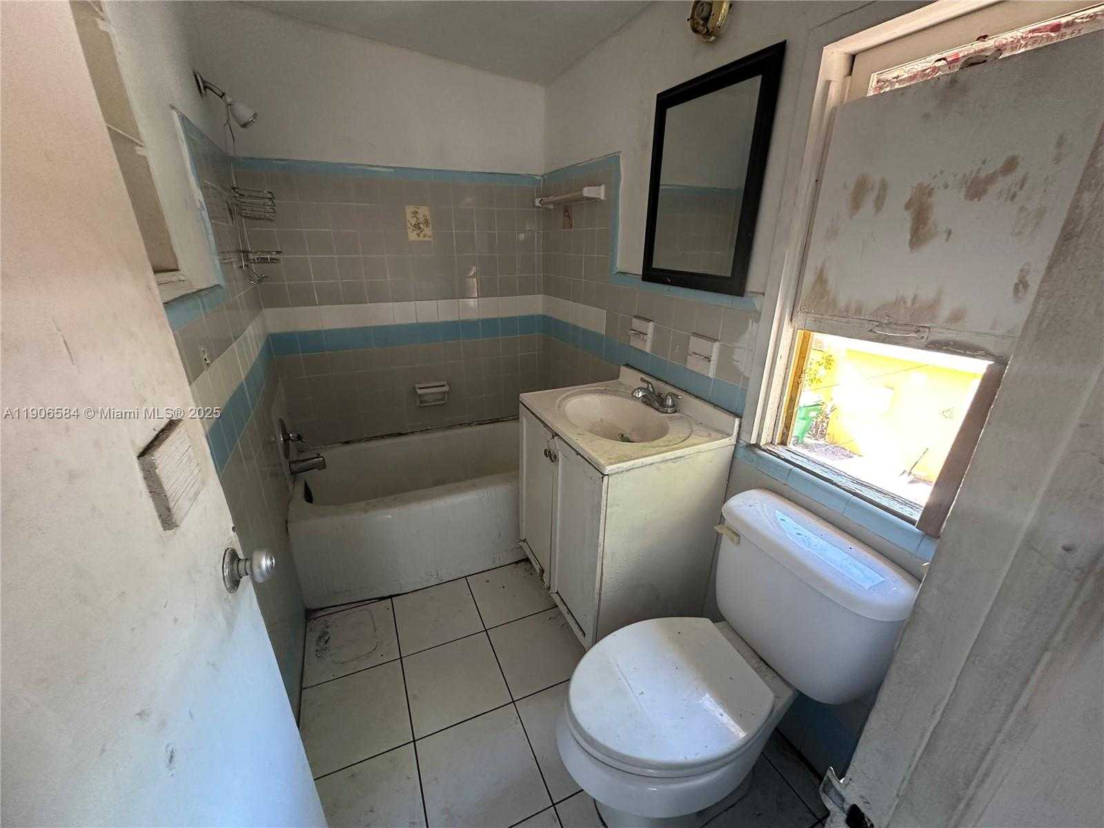 Small Image of 733 NORTH WEST 27TH AVE, Fort Lauderdale Number 45