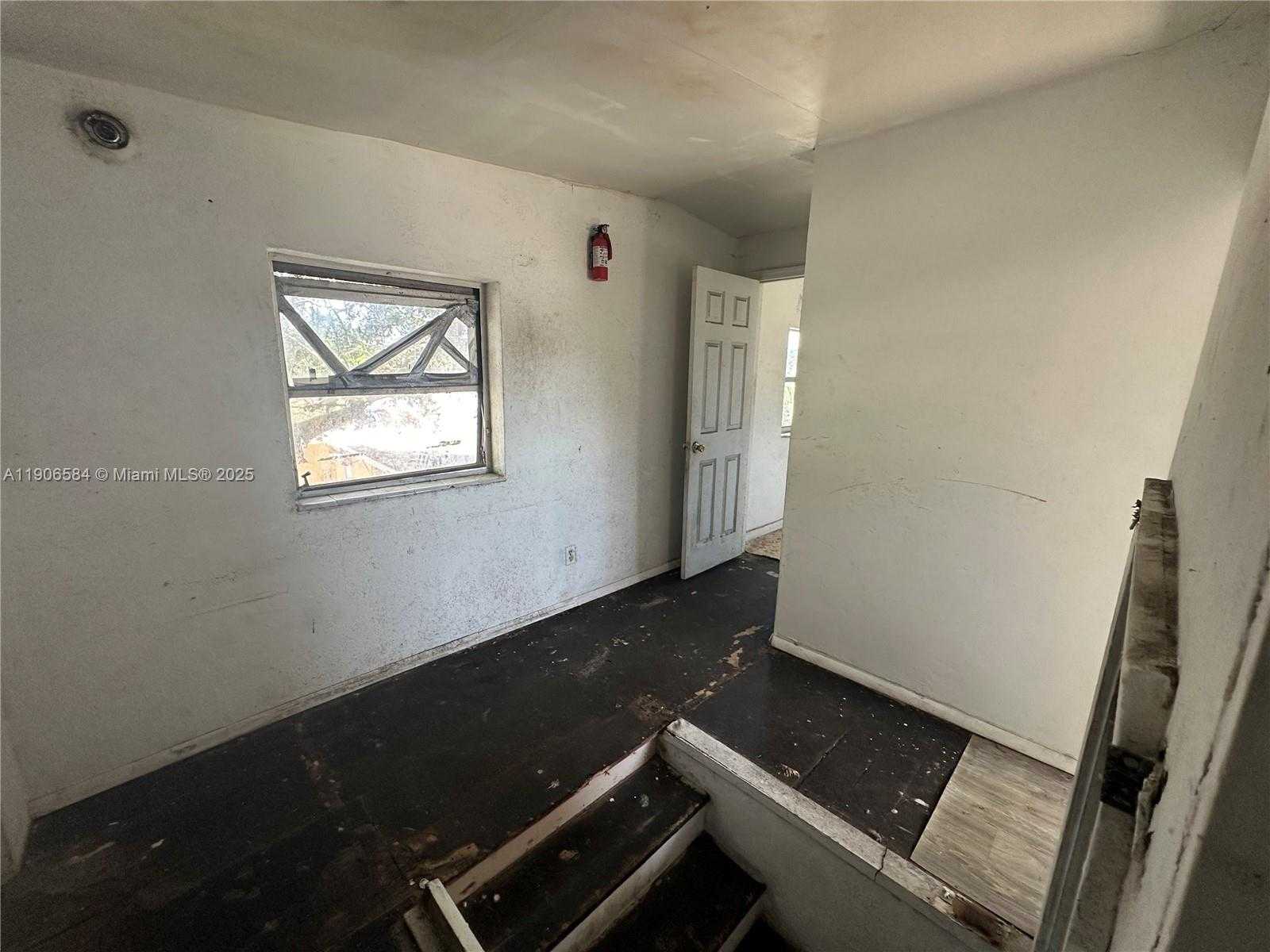 Small Image of 733 NORTH WEST 27TH AVE, Fort Lauderdale Number 46