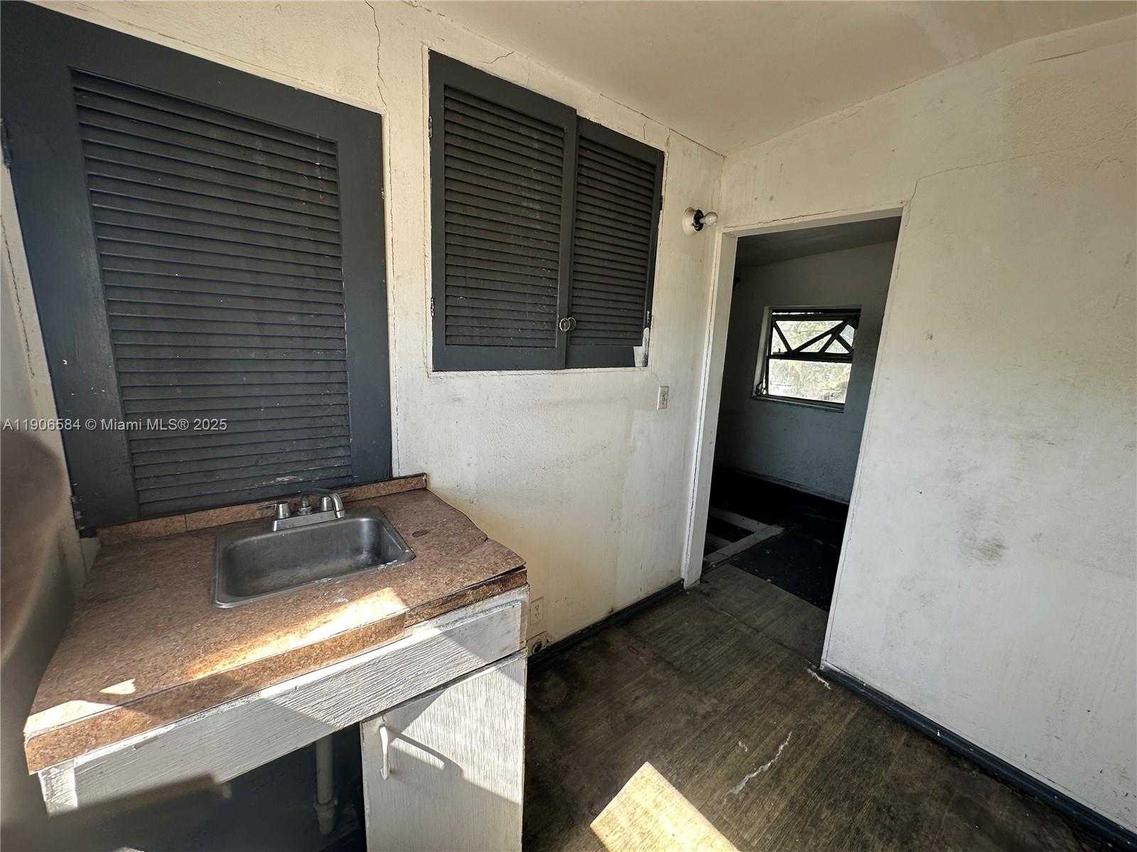 Small Image of 733 NORTH WEST 27TH AVE, Fort Lauderdale Number 49