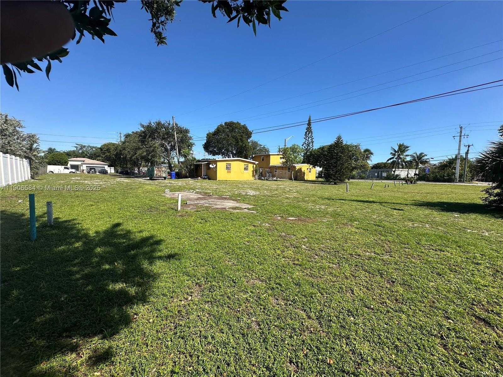 Small Image of 733 NORTH WEST 27TH AVE, Fort Lauderdale Number 5