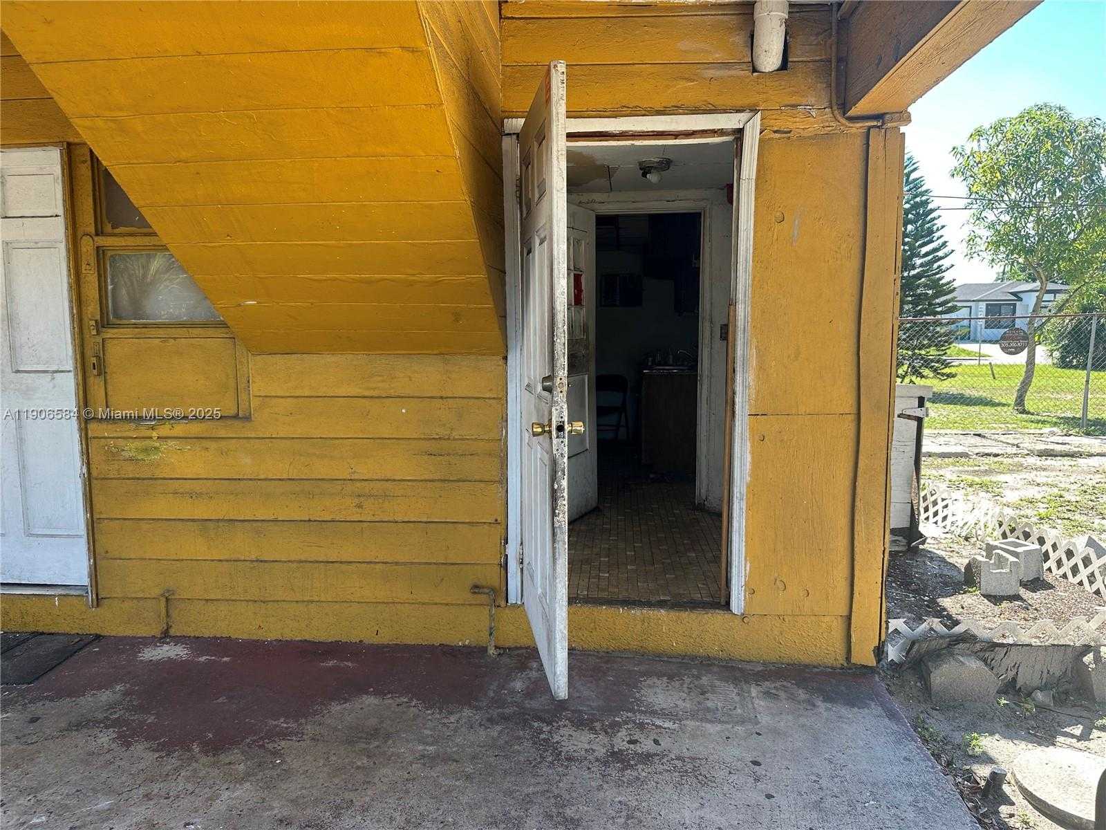 Small Image of 733 NORTH WEST 27TH AVE, Fort Lauderdale Number 56