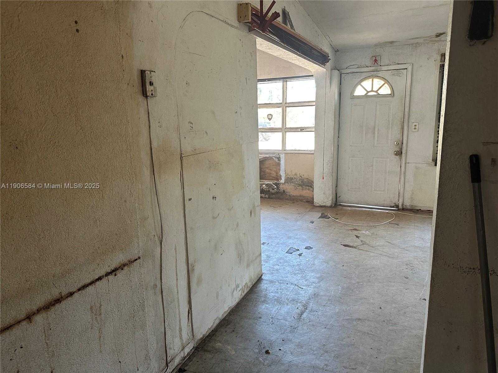 Small Image of 733 NORTH WEST 27TH AVE, Fort Lauderdale Number 59