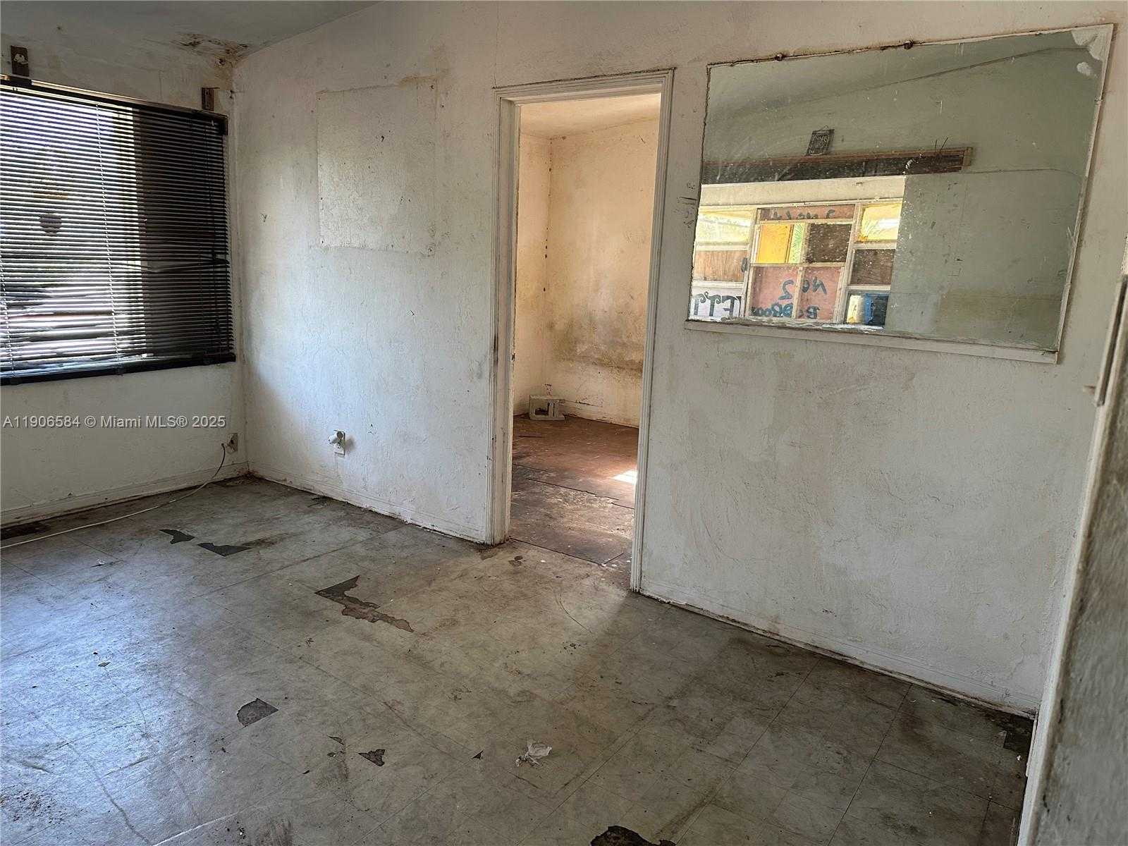 Small Image of 733 NORTH WEST 27TH AVE, Fort Lauderdale Number 61