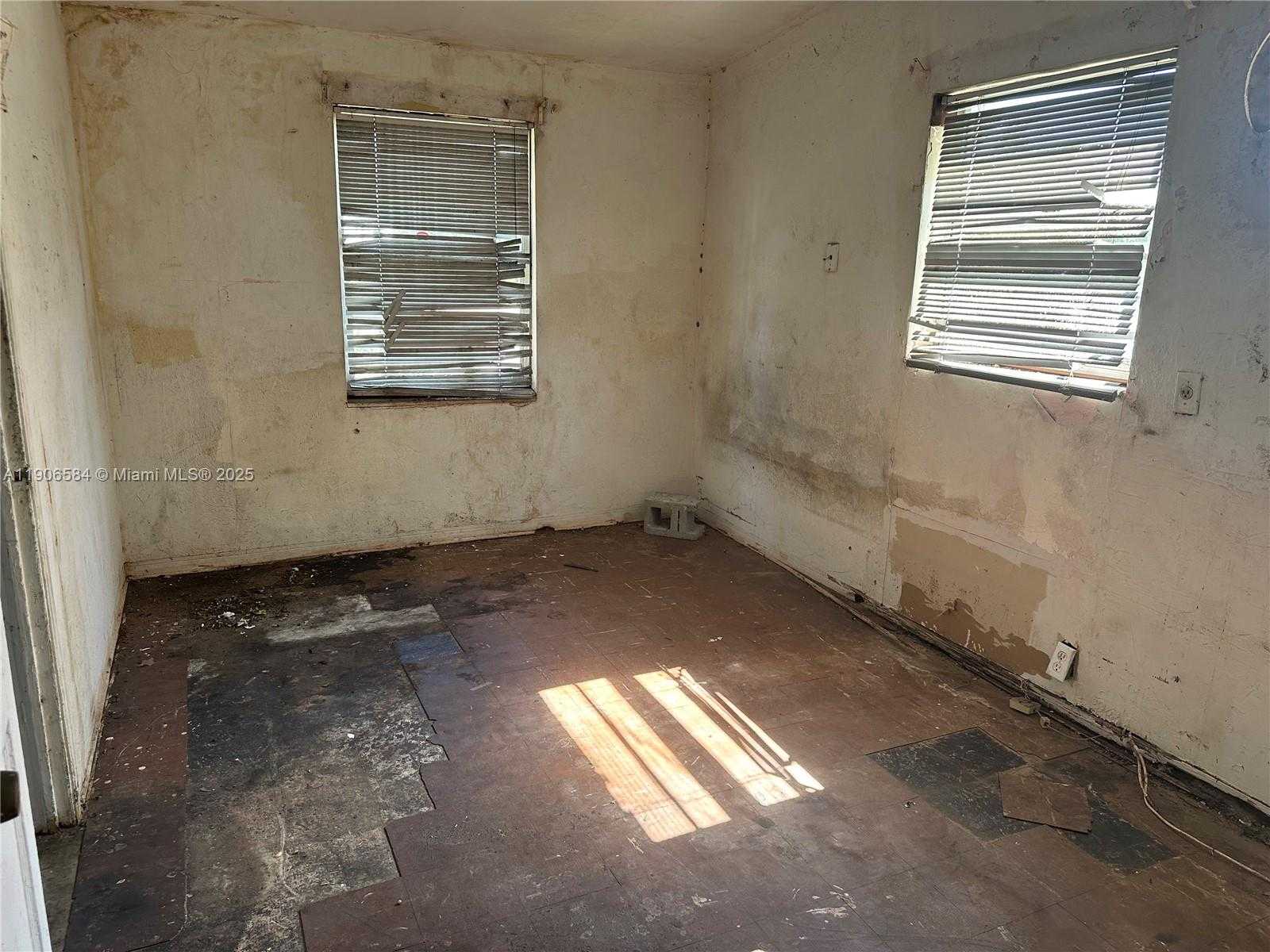 Small Image of 733 NORTH WEST 27TH AVE, Fort Lauderdale Number 65