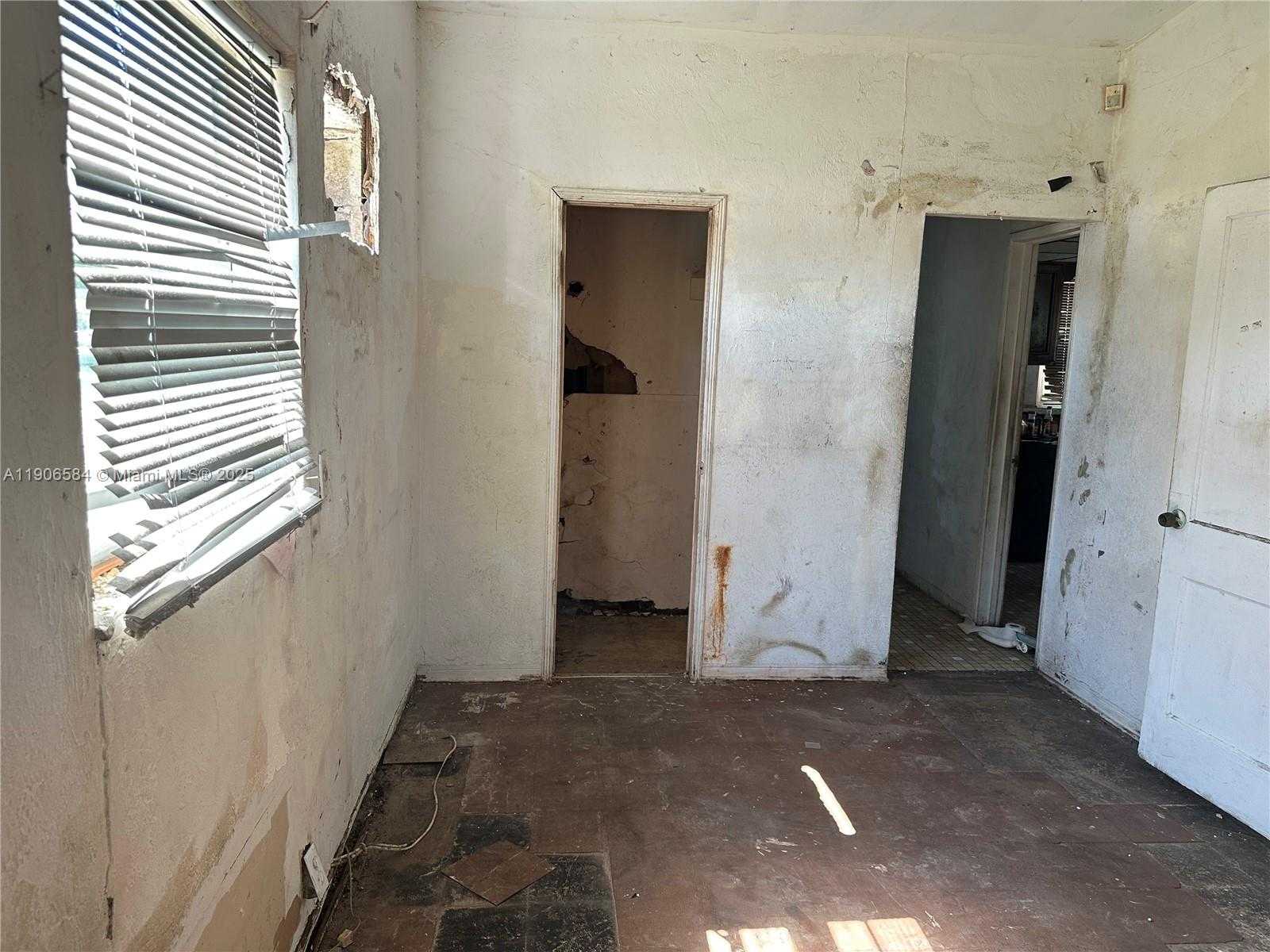 Small Image of 733 NORTH WEST 27TH AVE, Fort Lauderdale Number 66