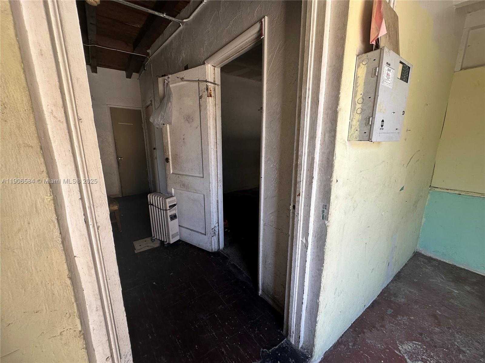 Small Image of 733 NORTH WEST 27TH AVE, Fort Lauderdale Number 73