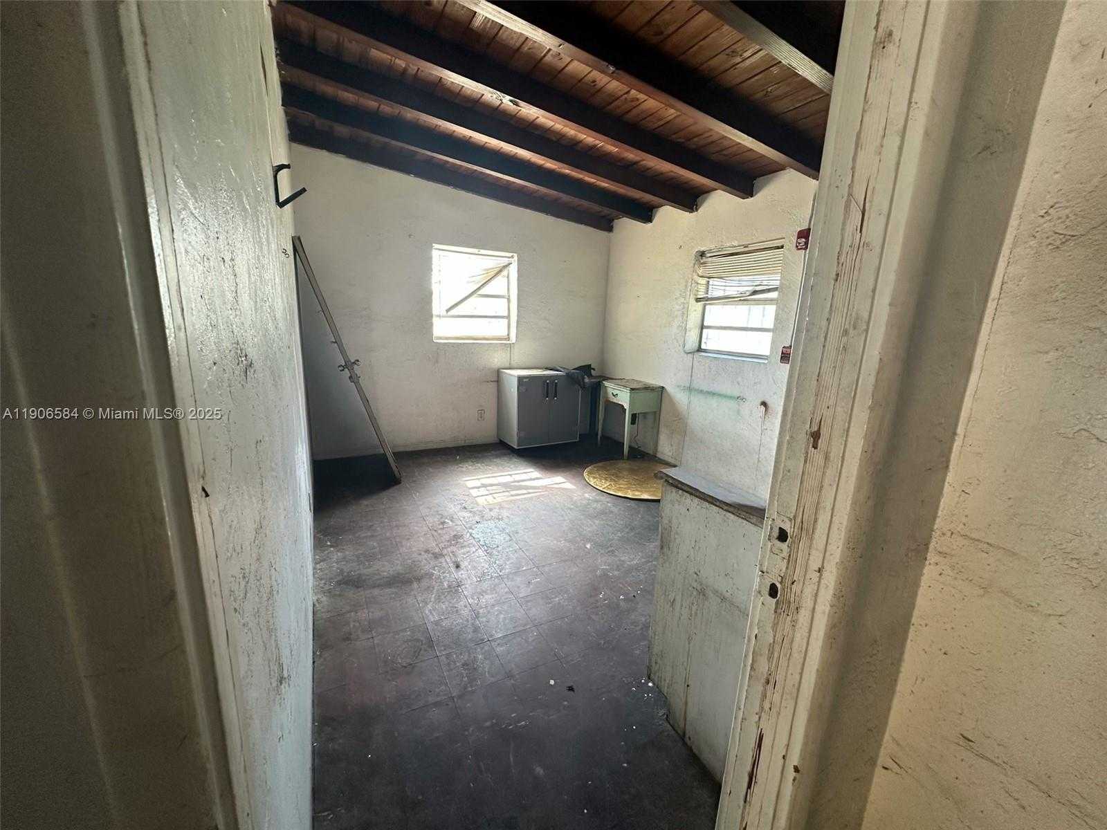 Small Image of 733 NORTH WEST 27TH AVE, Fort Lauderdale Number 87