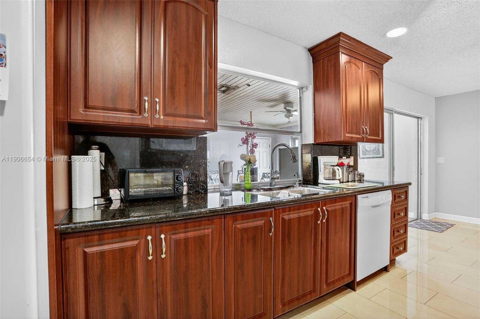 Small Image of 4871 NORTH WEST 18TH AVE, Deerfield Beach Number 10