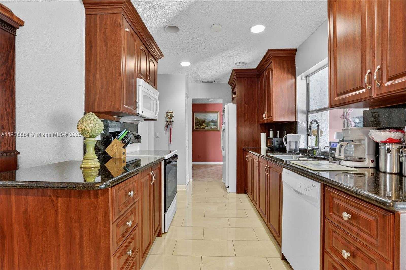 Small Image of 4871 NORTH WEST 18TH AVE, Deerfield Beach Number 12