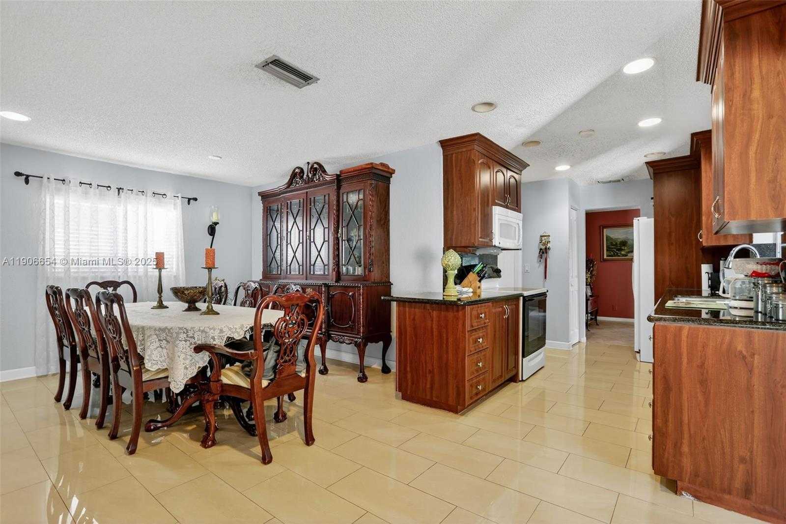 Small Image of 4871 NORTH WEST 18TH AVE, Deerfield Beach Number 13